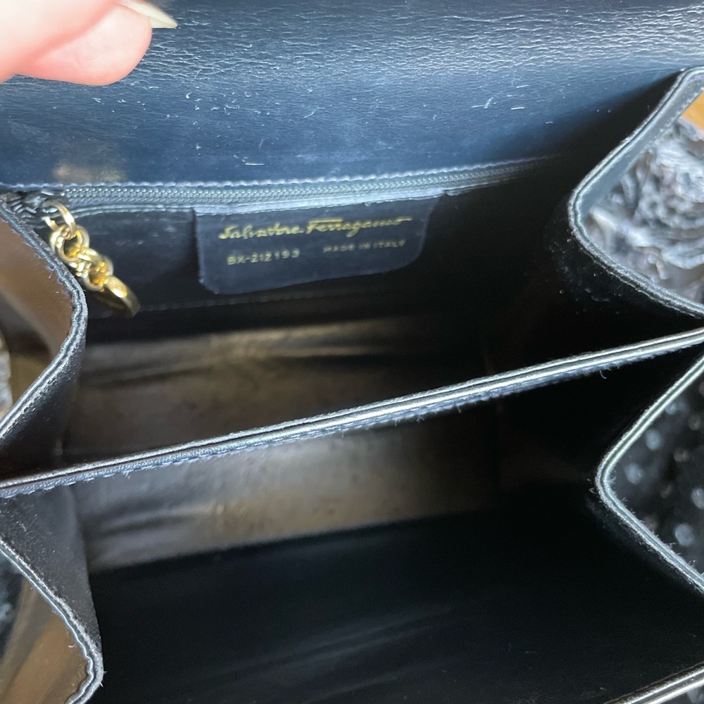 FERRAGAMO ICONIC TOP HANDLE - Picture 4 of 8